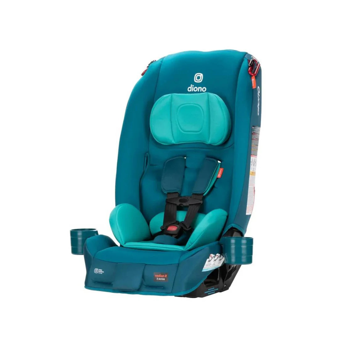 Silla de Auto Convertible Diono Radian tiene un diseño angosto que permite instalar 3 sillas Radian.