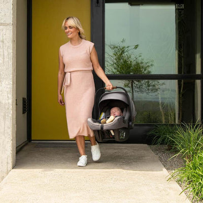 Nuna Silla de Auto Nido PIPA™ NEXT - CAVIAR