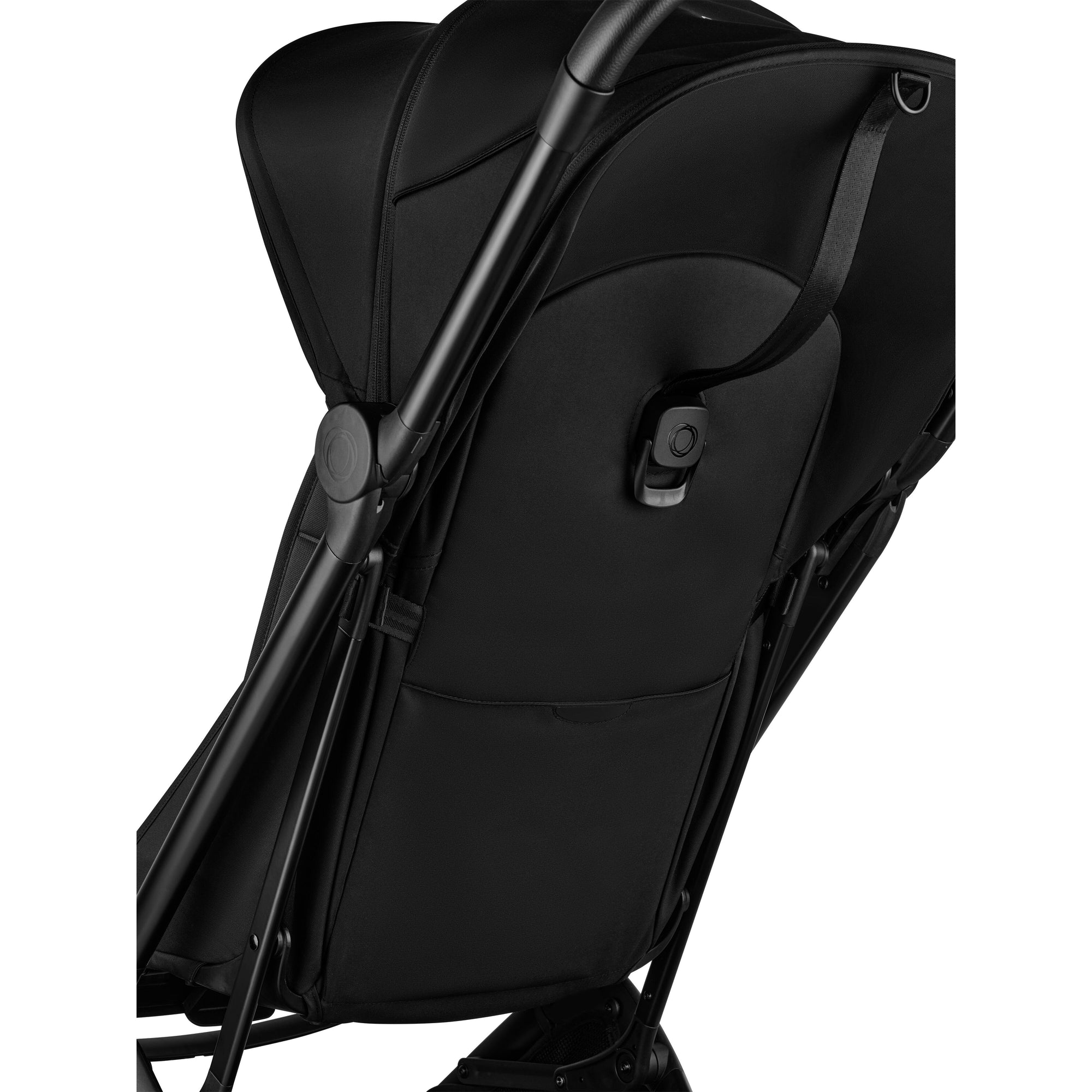 Bugaboo Butterfly 2 desplegado, ideal para viajes y paseos urbanos, con asiento acolchado y respaldo reclinable.