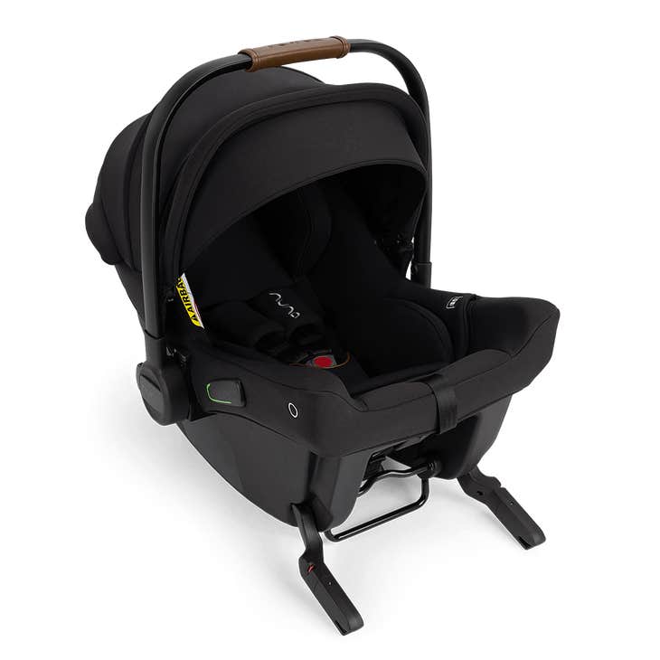 Demonstracion anclaje de sistema isofix silla Nuna Pipa UBN