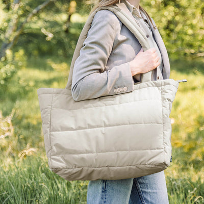 Done by Deer bolso tote acolchado - arena