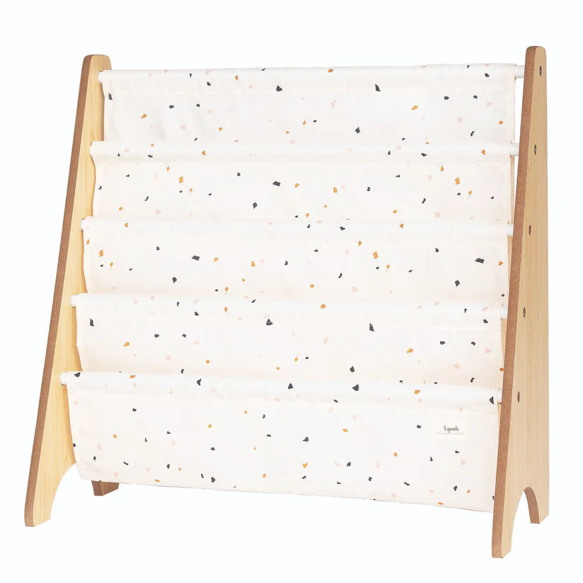 El estante para libros de 3 Sprouts es perfecto para tu pequeño. 