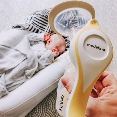 Medela Extractor de Leche Manual Harmony™ con embudo PersonalFit Flex™, diseño compacto y ergonómico