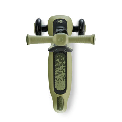 Vista del Kinderkraft Scooter 2 en 1 HALLEY en verde, versátil y ajustable para niños.