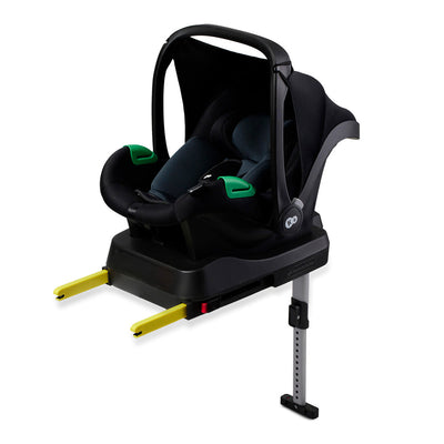 Instalar la silla de coche MINK PRO i-Size es muy fácil: Solo hay que enganchar la base MINK FX a los sujeciones ISOFIX de tu auto y montar la pata estabilizadora.