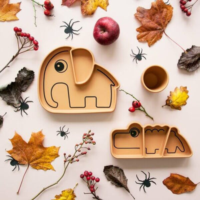 Done by Deer Plato de silicona para snack con ventosa -  Croco Mostaza