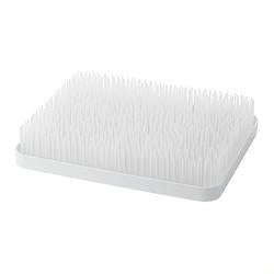 Boon Lawn Secador de Mamaderas Blanco en una cocina moderna, proporcionando un secado eficiente.