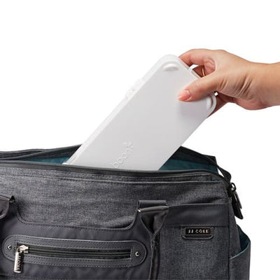 Boon Trip Secador de Mamaderas de Viaje en uso, ideal para secar mamaderas y accesorios fuera de casa.